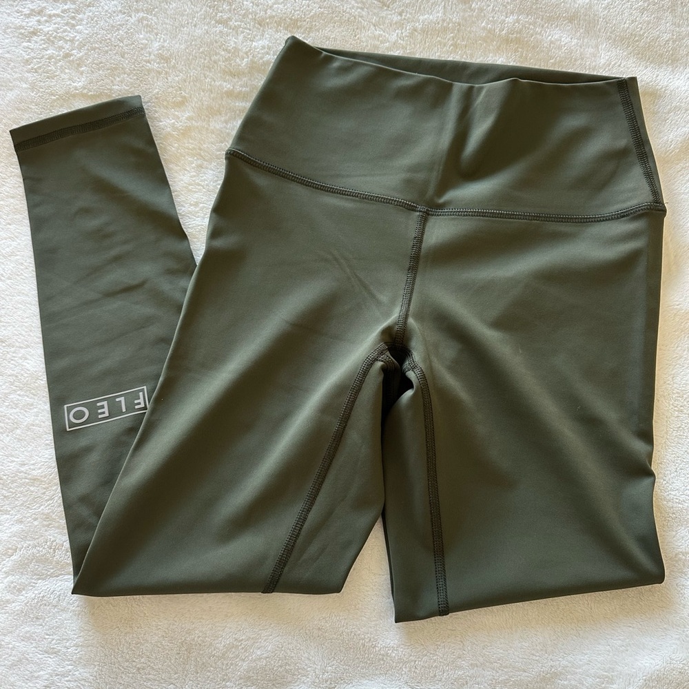 Fleo El Toro 25” Silky Silk Leggings - Picture 2 of 4